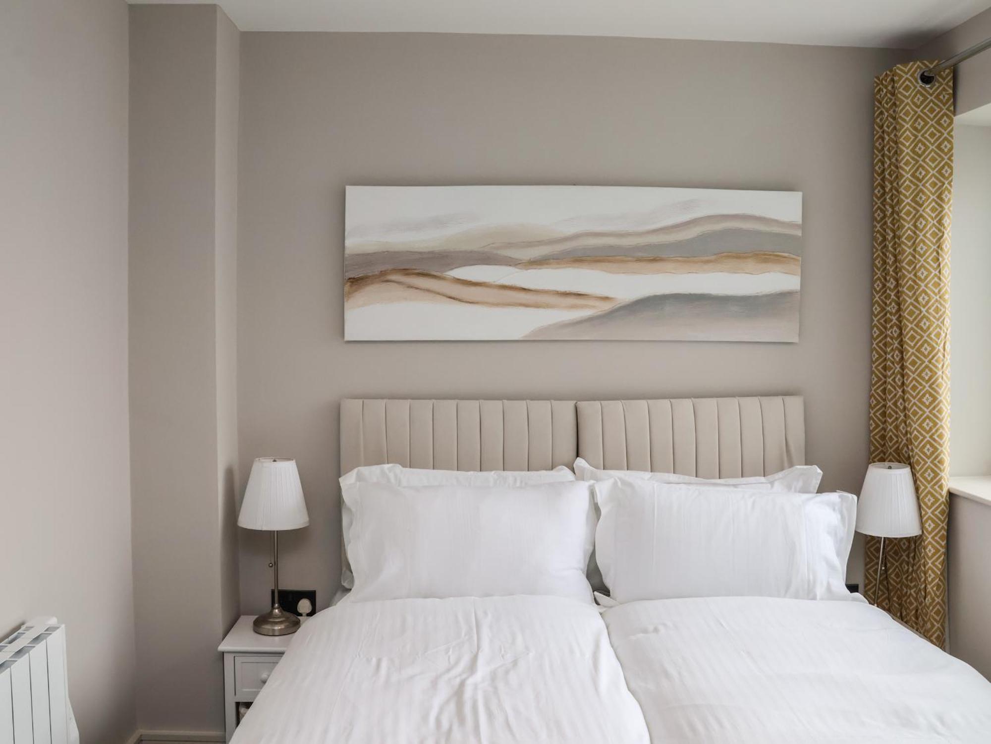 5 Hunter's Quay Apartment *