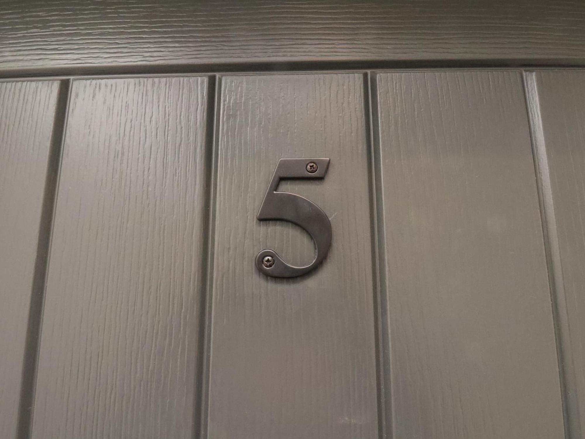 5 Hunter's Quay Apartment *